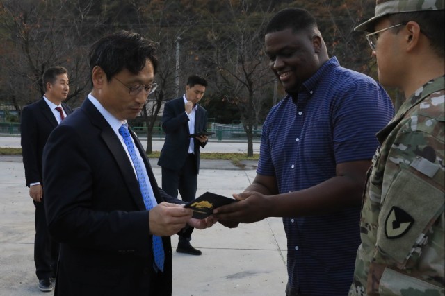 USAG Yongsan-Casey provides tour for Gyeonggi-do government officials