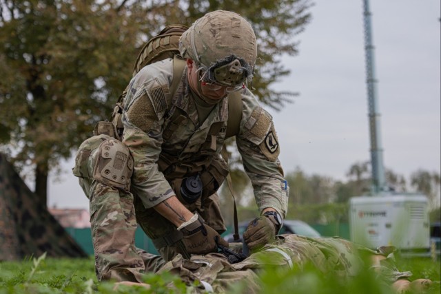 Soldiers practice tactical combat casualty care during E3B training