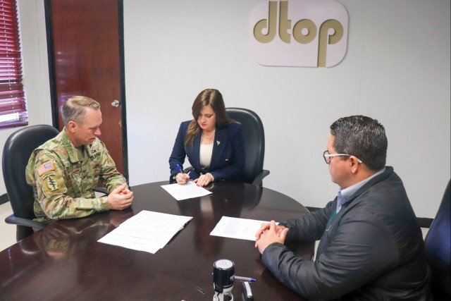 USACE and the Puerto Rico Department of Transportation and Public Works Sign a Project Partnership Agreement for Río Grande de Manatí Flood Risk Management Project in Ciales