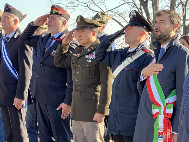 On Nov. 4, U.S. Army Lt. Col. Jae Marquis, Commander of the 509th Signal Battalion, joined Dr. Francesco Gonzo, Mayor of Isola Vicentina, in a ceremony honoring Italian Armed Forces Day and National Unity Day.