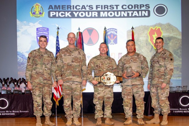 Retention Award Ceremony of I Corps Commander General