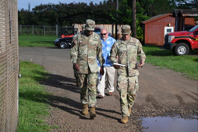 DCG Visits USAG Hawai&#39;i