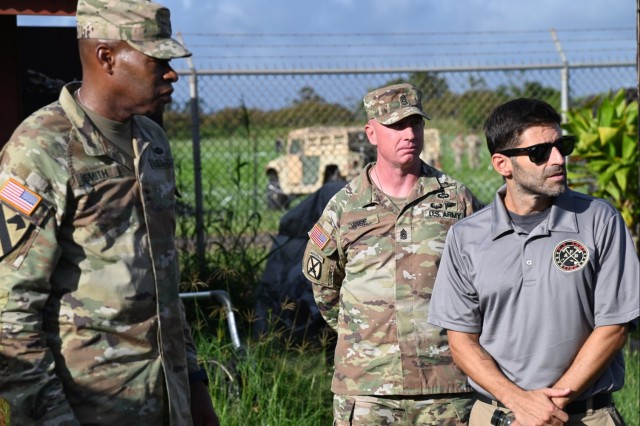 DCG Visits USAG Hawai&#39;i