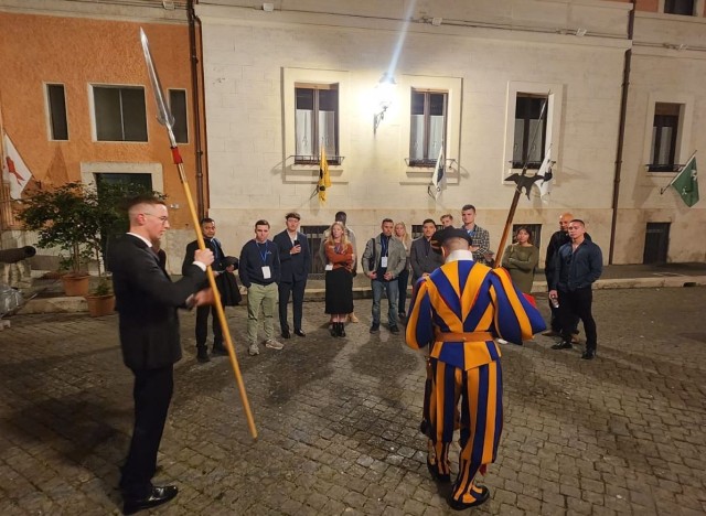 Americans visited the Swiss Guards’ barracks and armory. They ate lunch at the Swiss Guard Barracks, giving Soldiers a chance to interact with Swiss Guards and learn about their history and role at the Vatican.