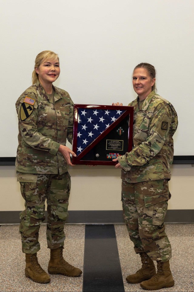 Brig. Gen. W Bochat (left) and Lt. Col. Valerie Knight (right)