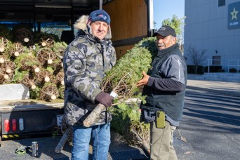 Natick Soldier Systems Center Hosts Holiday Season Kick-Off Events