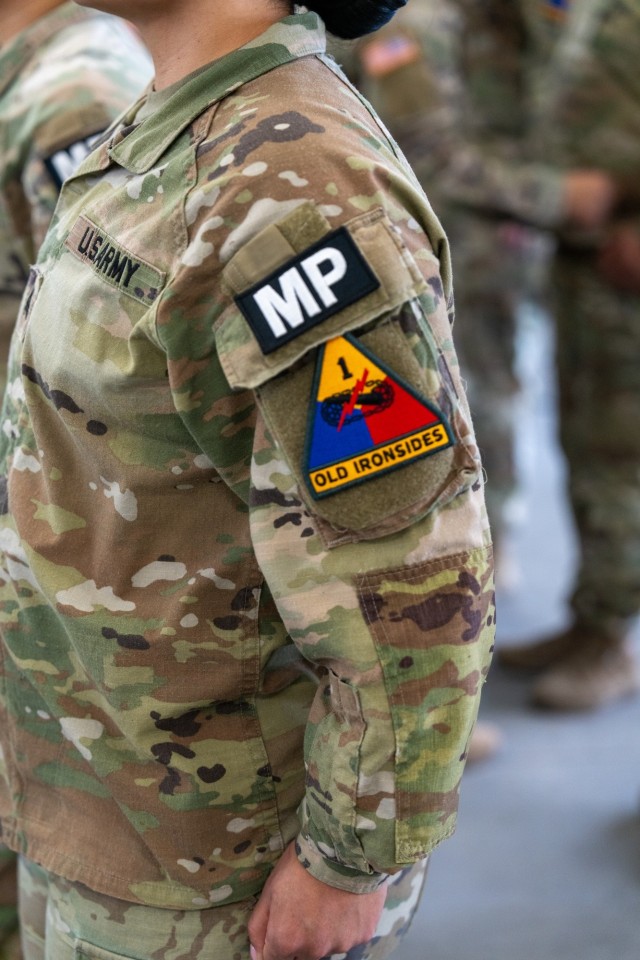 Military Police Unit Joins 1st Armored Division in Patching Ceremony