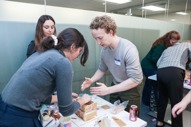 Army Fellows Join Middle East District for Holiday &#34;Gingerneering&#34; Contest During Greening Event