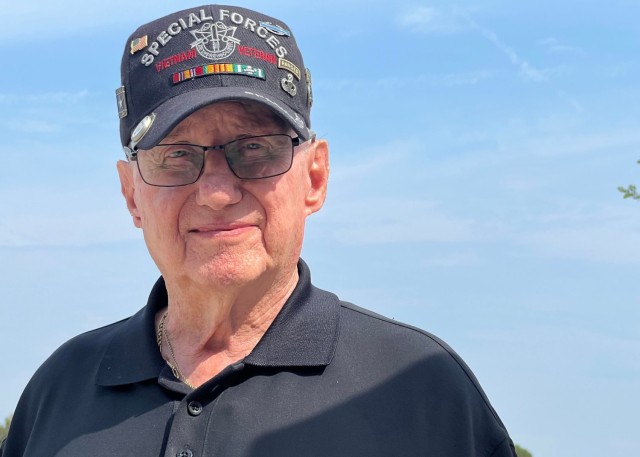 Green Beret Vietnam veteran recalls traveling with Bob Hope&#39;s 1966 Christmas show
