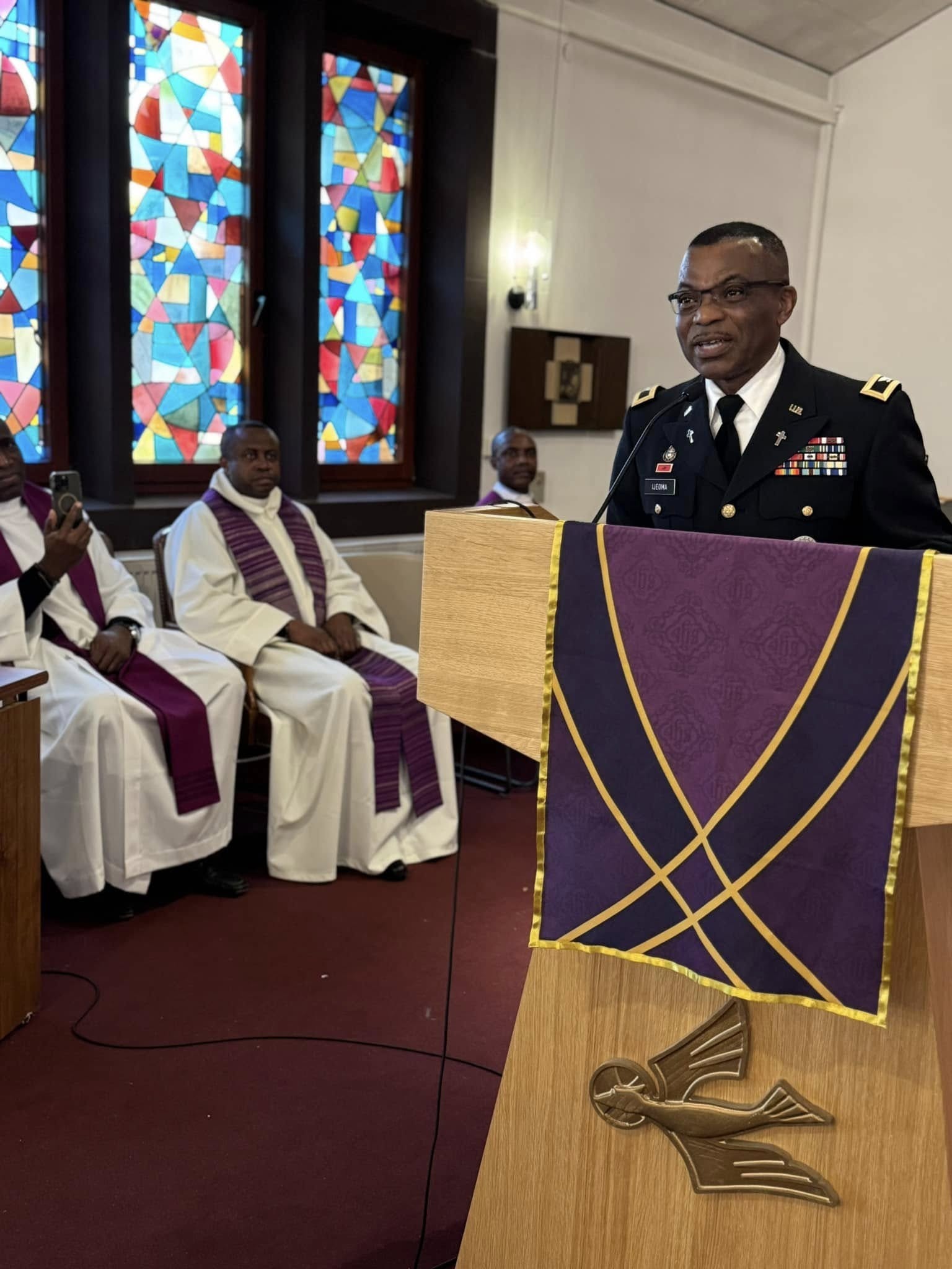 Usag Stuttgart Chaplain Makes History As Dod's First Black Priest 