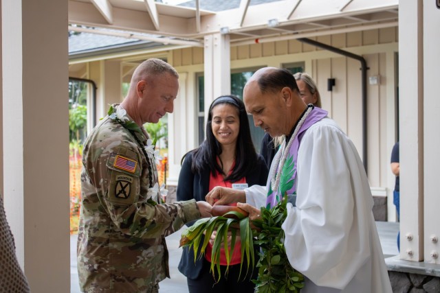 CSM Wise receiving blessing from Kahu Kekoa Cordell