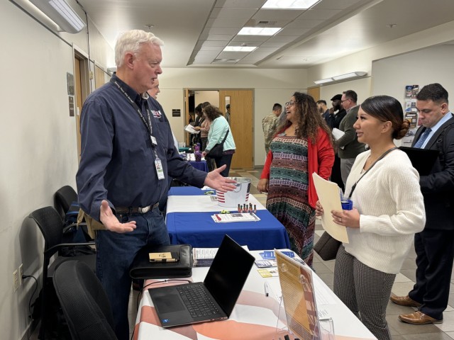 JBLM job fair showcases state employment opportunities