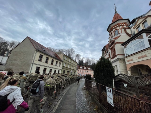 Soldiers honor POWs with 60-mile ‘Long March’ reenactment