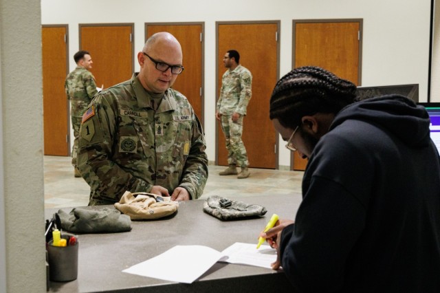 2-20th FAR Soldiers Participate in Army&#39;s New R2O Initiative