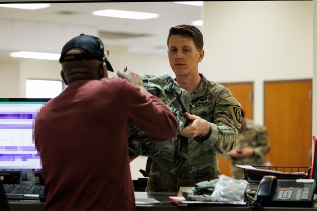 2-20th FAR Soldiers Participate in Army&#39;s New R2O Initiative
