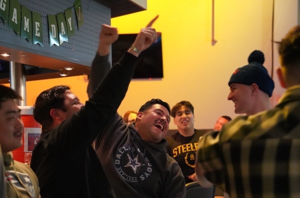 Big game night at Warrior Zone: a Slice of Home to Soldiers in Germany | Article