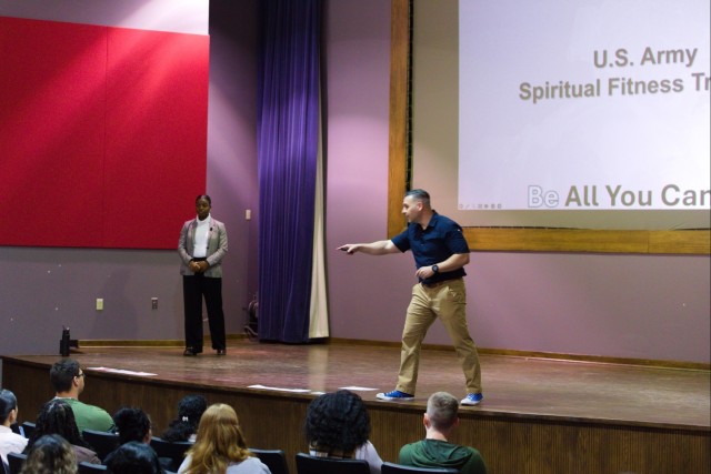 III Legión Blindada Pastor comienza un nuevo entrenamiento de fitness espiritual