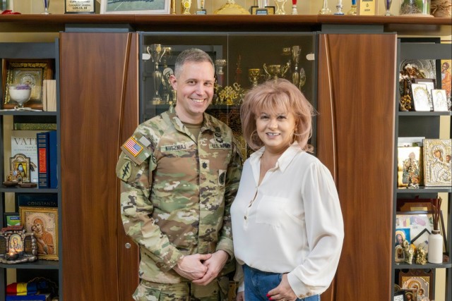 USAG Black Sea commander and mayor of MK pose for photo after meeting