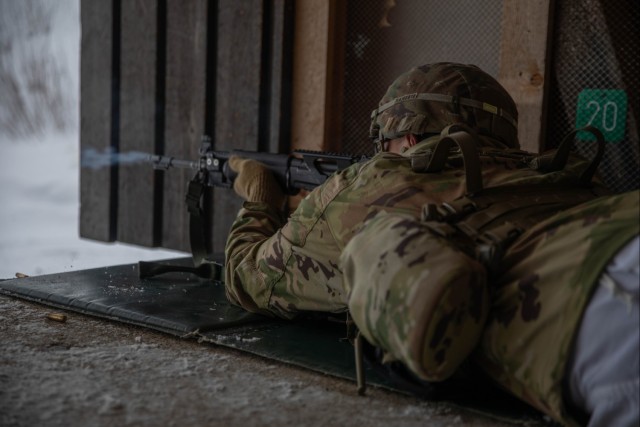 10th Mountain Division Soldiers Train on the Finnish RK 62 Assault Rifle
