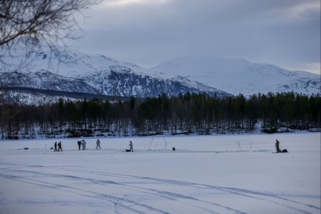 41st Field Artillery Brigade Soldiers conduct Arctic water survival training with Norwegian Army during Joint Viking 25