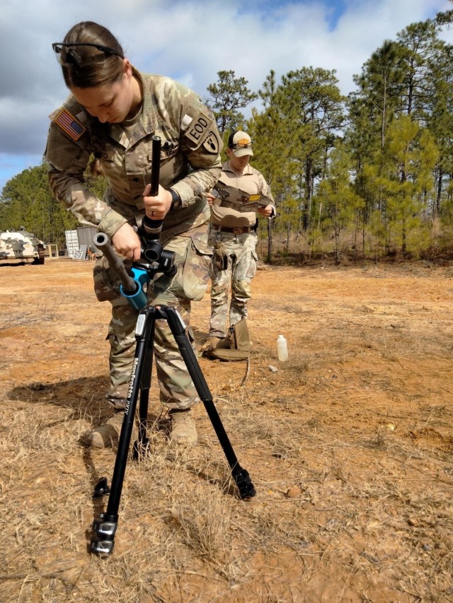 Army, Air Force Explosive Ordnance Disposal technicians train to defeat ...