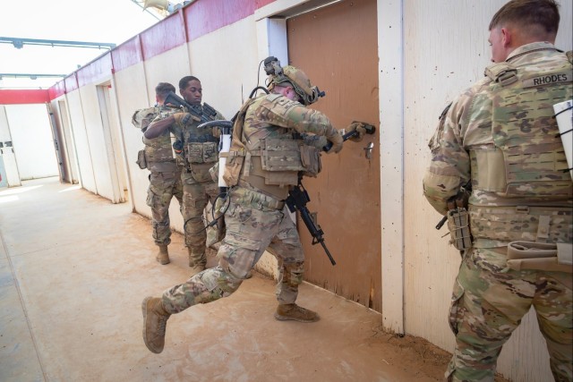 Bliss BOSS Soldiers ‘get down’ for Special Operations training