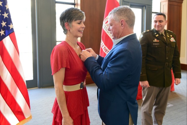 Nashville District executive officer culminates career as Soldier and civil servant