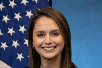 CECOM Spotlight: Human resources specialist reviews and interprets policies