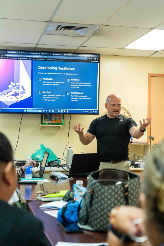 Sgt. 1st Class Benjamin Morris, H2F-Integrator, teaches class to 9th MSC Soldiers on building resilience.