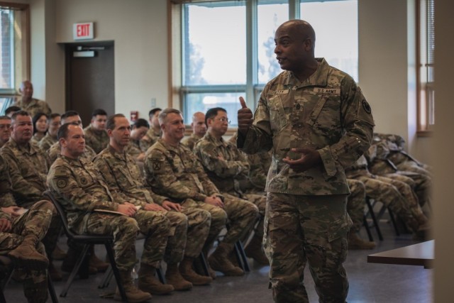 Command Sergeant Major of the Army Reserve visits Korea