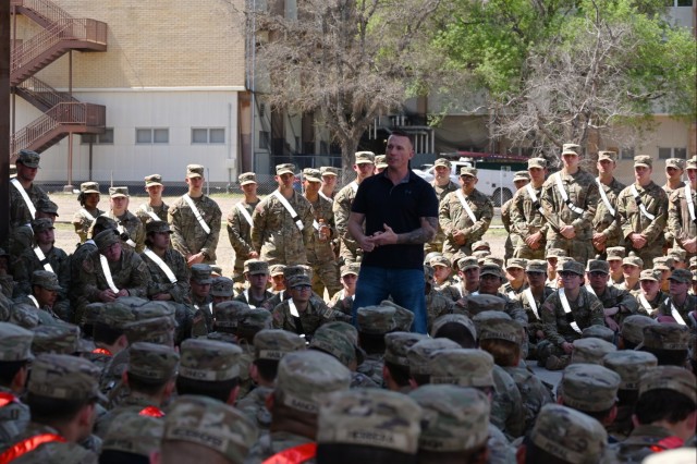 Medal of Honor recipient provides lessons on leadership at MEDCoE