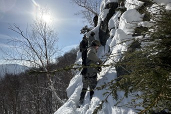 US Army EOD tech earns honor graduate in Basic Military Mountaineering Course