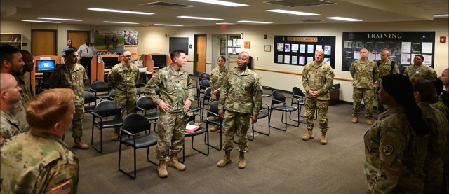 III Armored Corps commander visits Fort Cavazos SRU