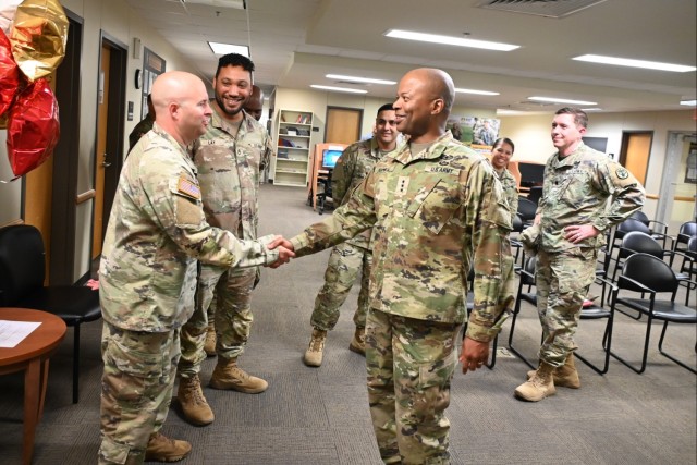 III Armored Corps commander visits Fort Cavazos SRU