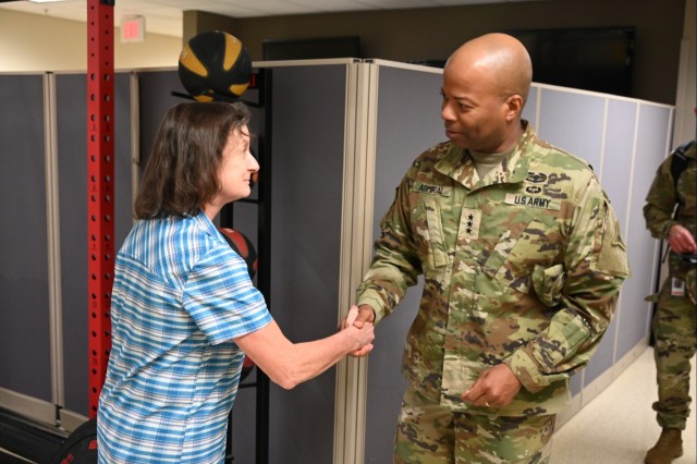 III Armored Corps commander visits Fort Cavazos SRU