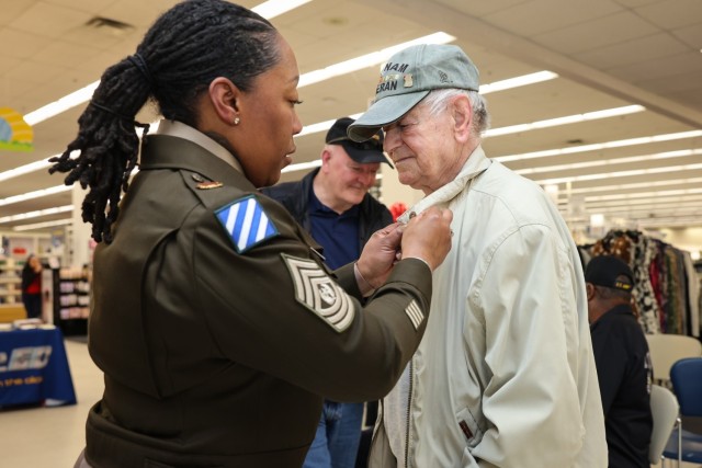 Fort Gregg-Adams AAFES hosts Vietnam War Pinning Ceremony