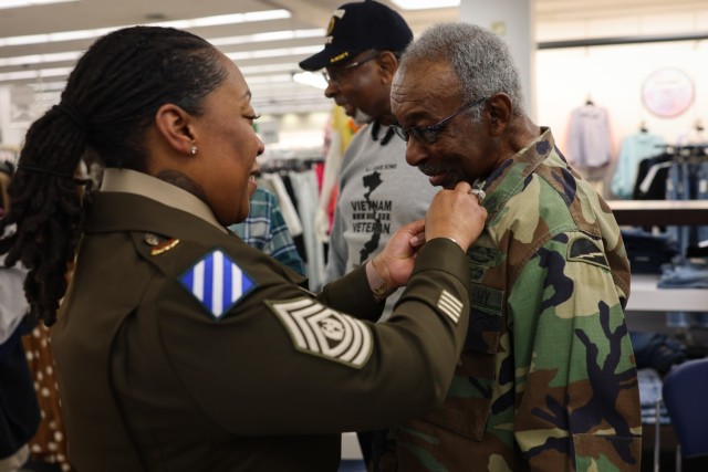 Fort Gregg-Adams AAFES hosts Vietnam War Pinning Ceremony