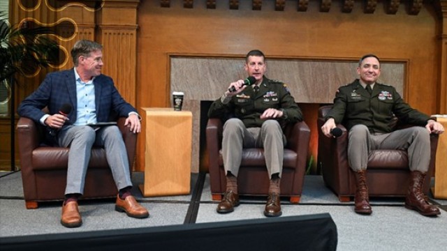 (Joe Felter, Gordian Knot Center for National Security Innovation, moderates a discussion with 
Lt. Gen. Vowell, 18th Airborne Corps, and Lt. Gen. Anderson, U.S. Army Pacific.) 
(U.S. Army)
