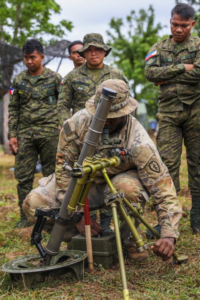 Soldiers with the Philippine Army 5th and 7th Infantry Division and U.S. Army Soldiers of the Cross-Domain Effects Company, 1st Battalion, 21st Infantry Regiment (Task Force Gimlet), 25th Infantry Division, participated in a subject matter expert...