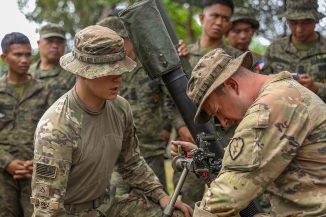 Soldiers with the Philippine Army 5th and 7th Infantry Division and U.S. Army Soldiers of the Cross-Domain Effects Company, 1st Battalion, 21st Infantry Regiment (Task Force Gimlet), 25th Infantry Division, participated in a subject matter expert...