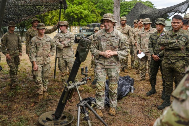 Soldiers with the Philippine Army 5th and 7th Infantry Division and U.S. Army Soldiers of the Cross-Domain Effects Company, 1st Battalion, 21st Infantry Regiment (Task Force Gimlet), 25th Infantry Division, participated in a subject matter expert...