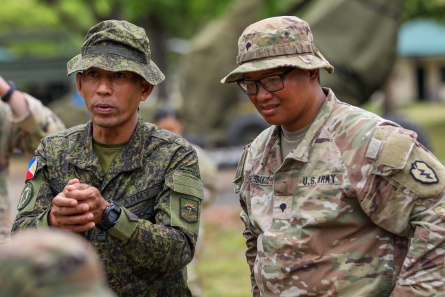 Soldiers with the Philippine Army 5th and 7th Infantry Division and U.S. Army Soldiers of the Cross-Domain Effects Company, 1st Battalion, 21st Infantry Regiment (Task Force Gimlet), 25th Infantry Division, participated in a subject matter expert...