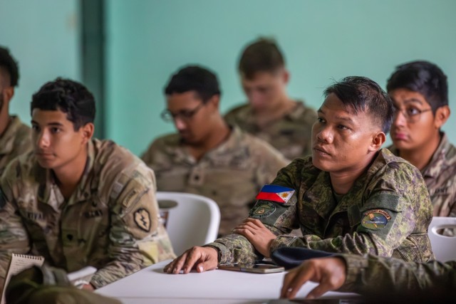 Soldiers with the Philippine Army 5th and 7th Infantry Division and U.S. Army Soldiers of the Cross-Domain Effects Company, 1st Battalion, 21st Infantry Regiment (Task Force Gimlet), 25th Infantry Division, participated in a subject matter expert...