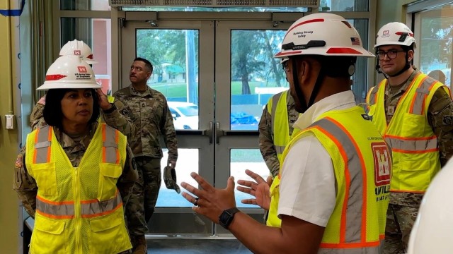 Maj. Gen. Wallace visits Fort Buchanan