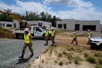 Maj. Gen. Wallace visits Fort Buchanan