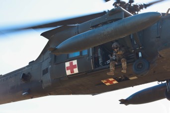 US, Philippine soldiers strengthen MEDEVAC skills in joint jungle training