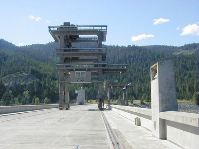 Army Corps replaces Libby Dam’s intake crane equipment