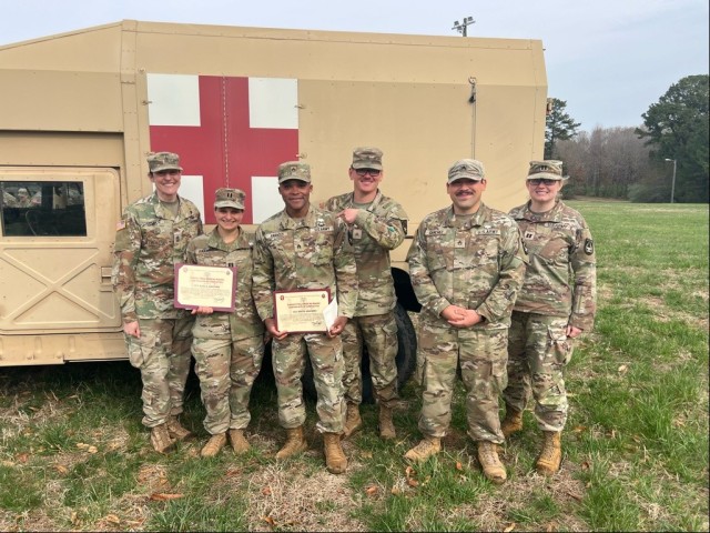 Four DHA R&D-MRDC Soldiers Earn the Coveted Expert Field Medical Badge