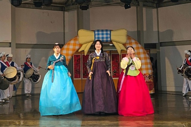 American, Korean students don hanboks on the catwalk
