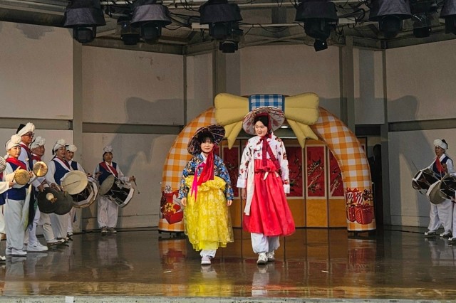 American, Korean students don hanboks on the catwalk